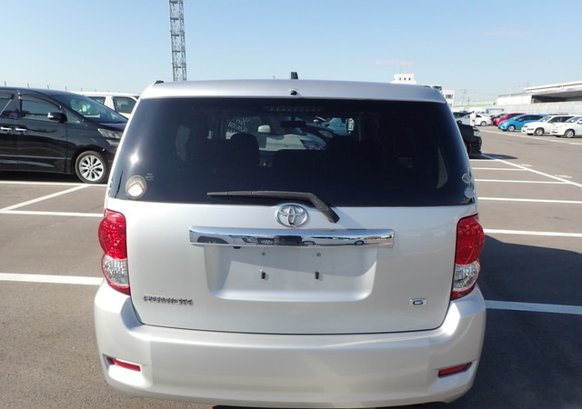 Toyota Corolla Rumion