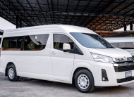 Toyota Hiace Commuter 2.8 Van
