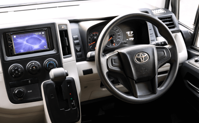Toyota Hiace Commuter 2.8 Van