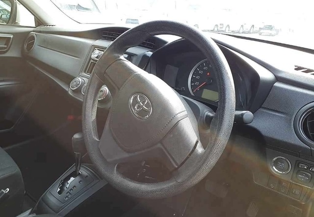 Toyota Corolla Axio EX