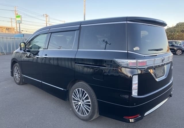 Nissan Elgrand 250