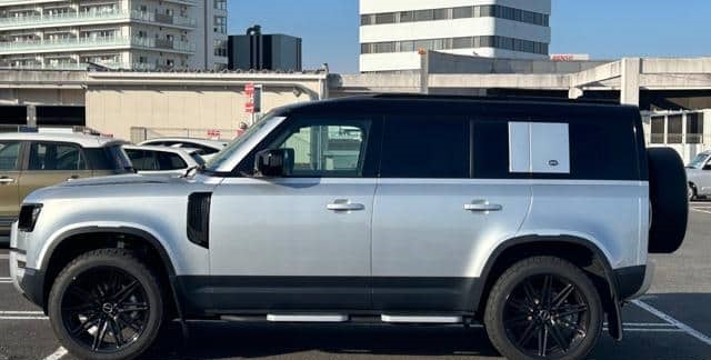 Land Rover Defender