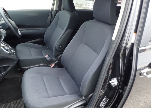 Toyota Sienta G