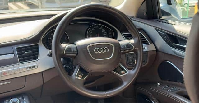 AUDI A8