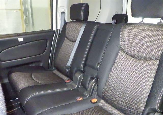 Nissan Serena HWS V Sele + Safety 2 S HV