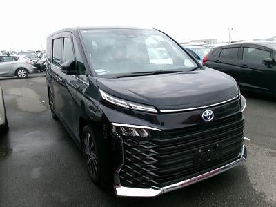 Toyota Voxy – Car District